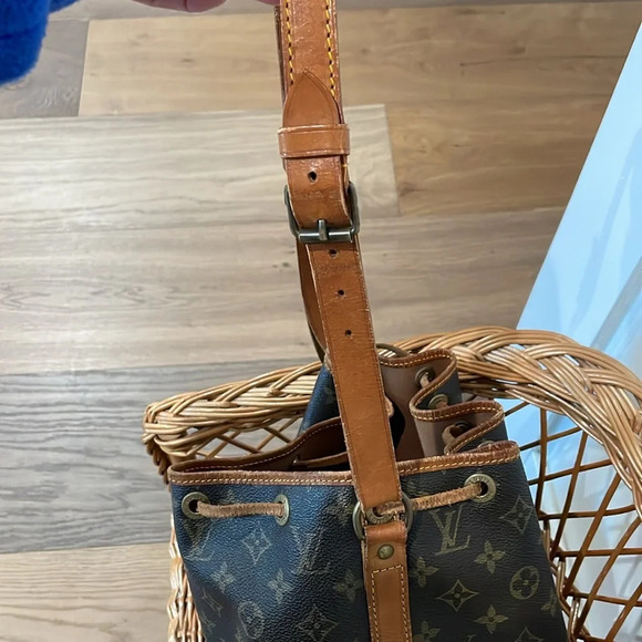 Louis Vuitton Monogram Vintage Noe Bucket Bag - Picture 10 of 11
